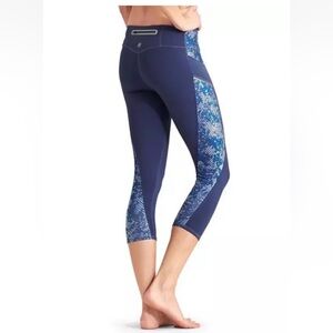 Athleta Revolve Leggings Stride Capri Pant Legging Deep Indigo Women size Medium